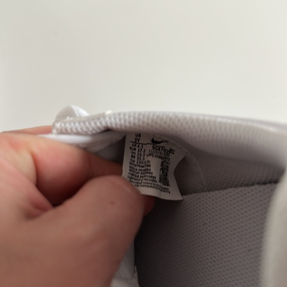 NIKE CORTEZ BASIC SL (GS) WHITE / WHITE GRADE SCHOOL 904764-100 - Picture 8 of 9